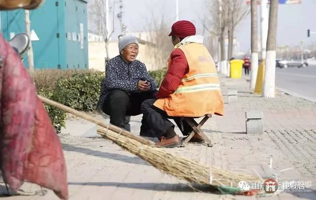 哥哥下落不明，和媳婦離婚，日照小伙帶精神病媽媽打工六年……想有個家！